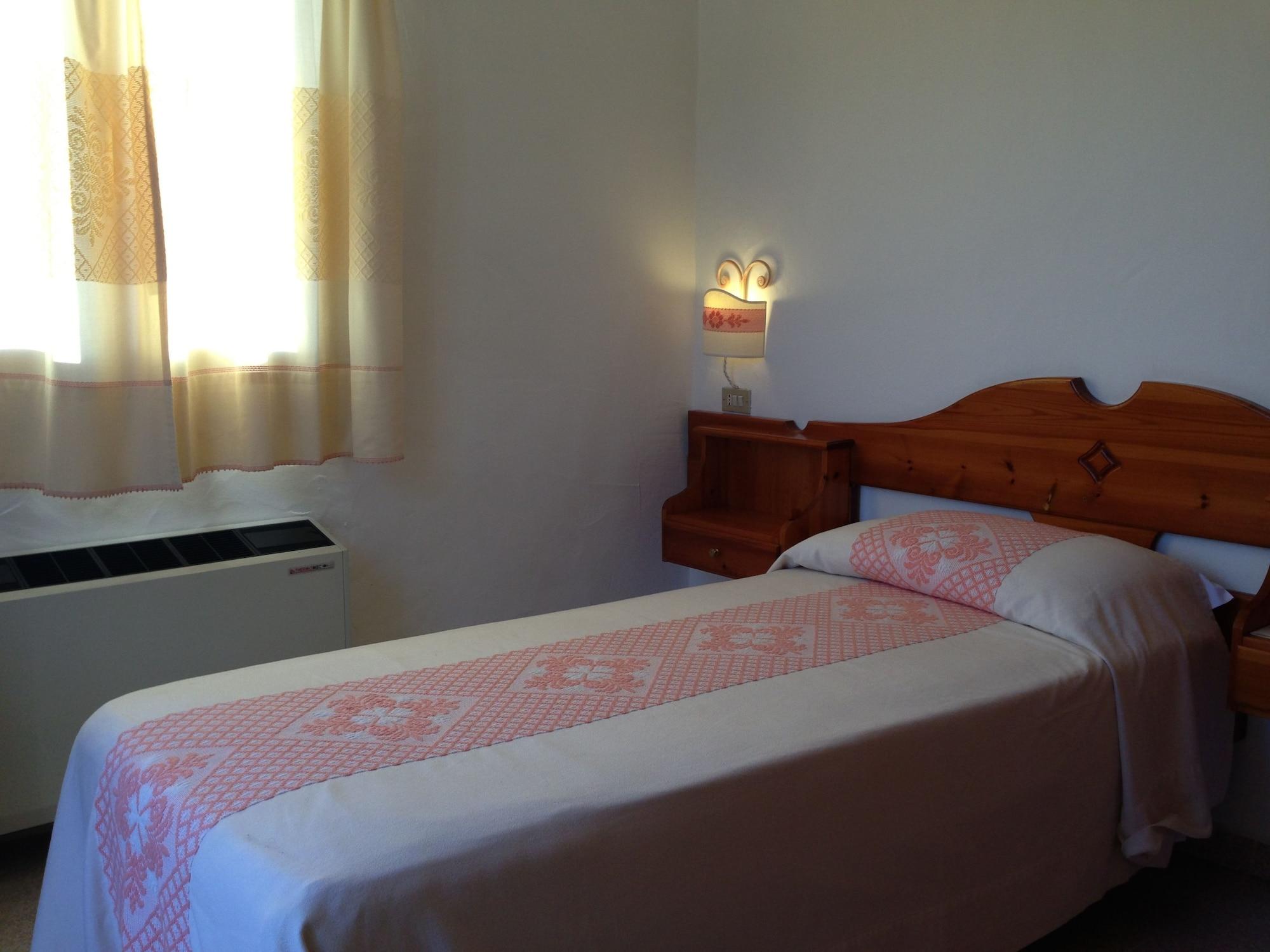 Hotel 3 Botti Baja Sardinia Ngoại thất bức ảnh