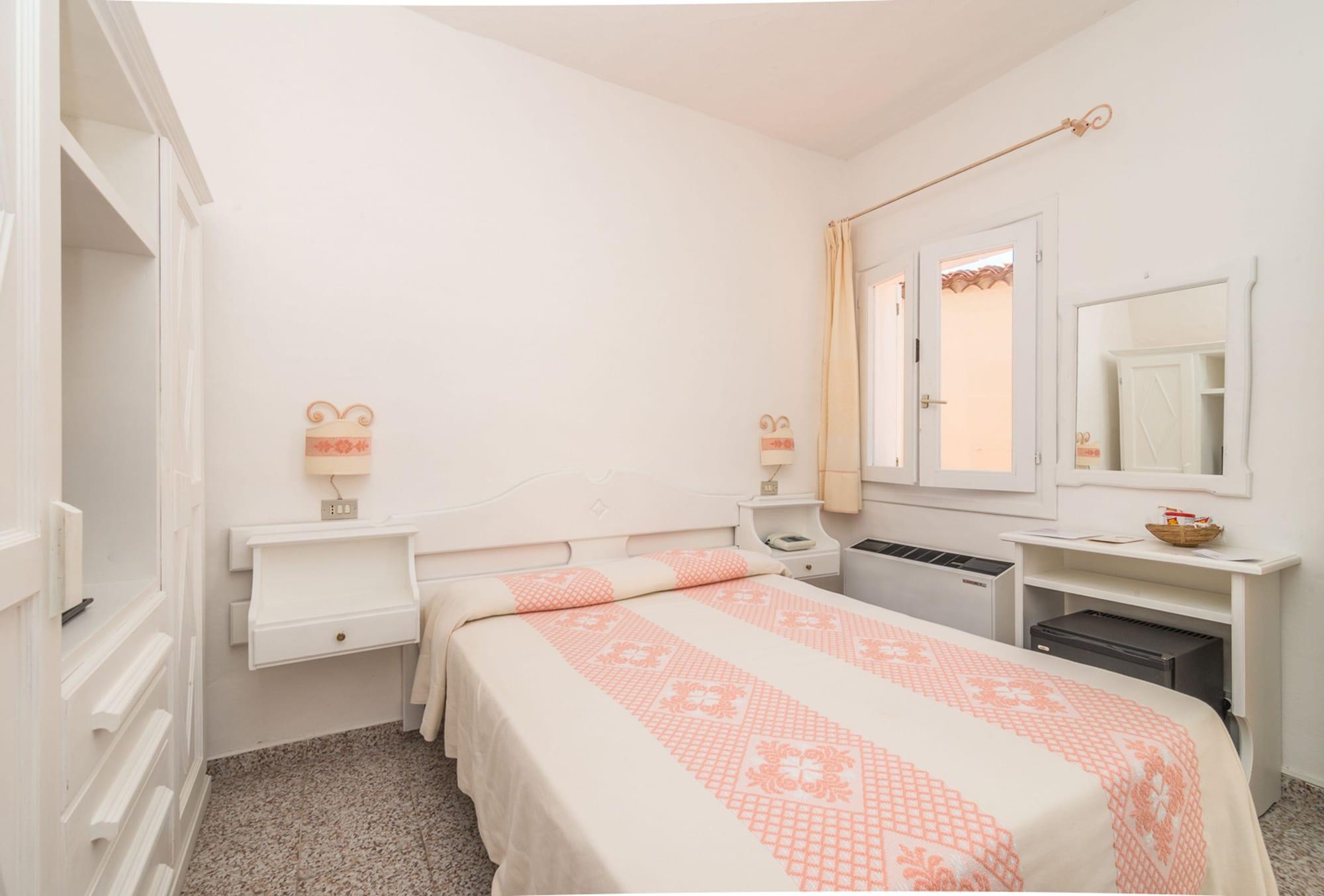 Hotel 3 Botti Baja Sardinia Ngoại thất bức ảnh
