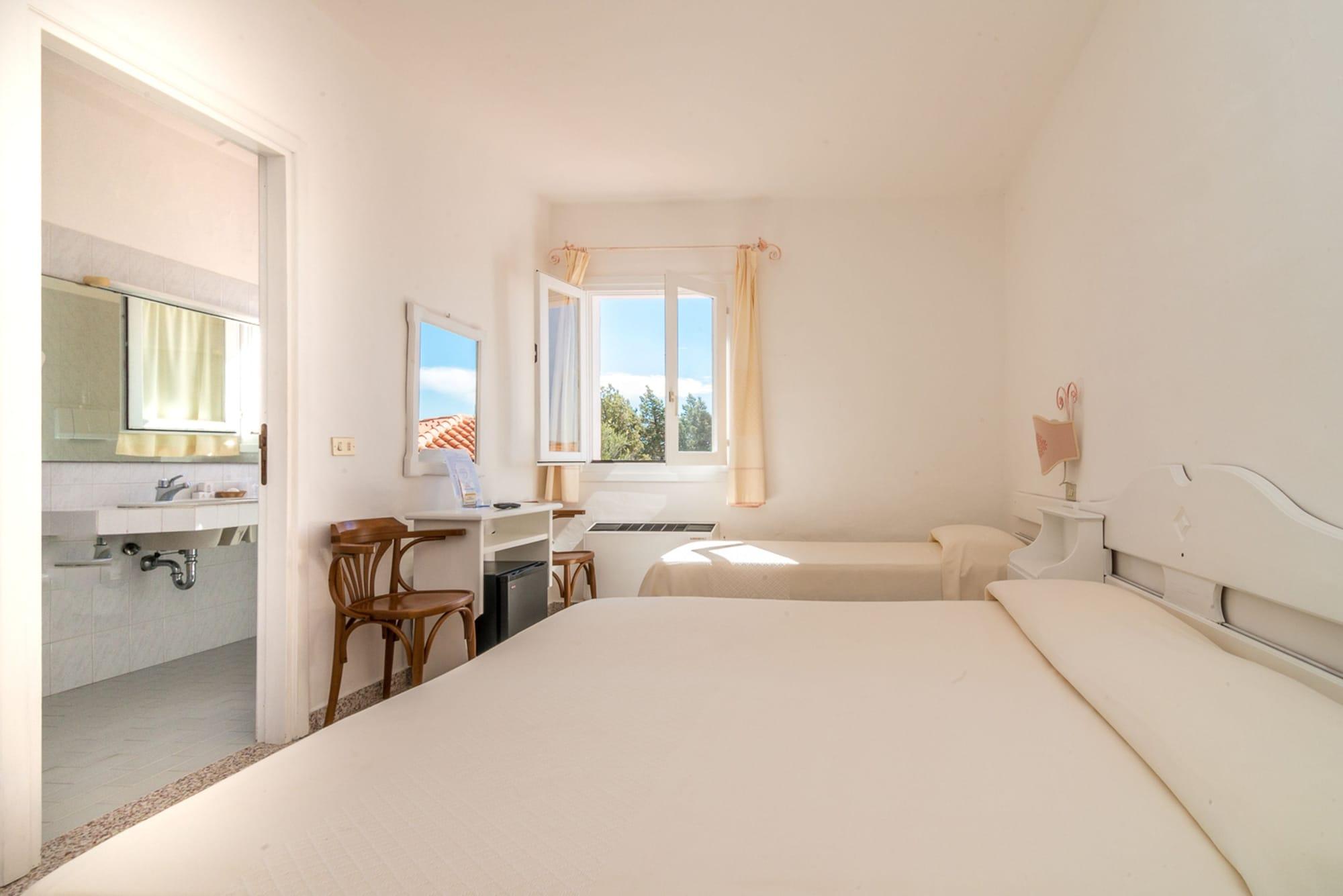 Hotel 3 Botti Baja Sardinia Ngoại thất bức ảnh